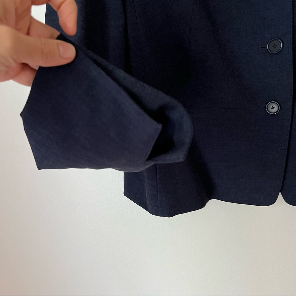 Akris Punto Stretch Wool Navy Short Blazer Front Chest Pocket 3 button Jacket - Picture 9 of 14